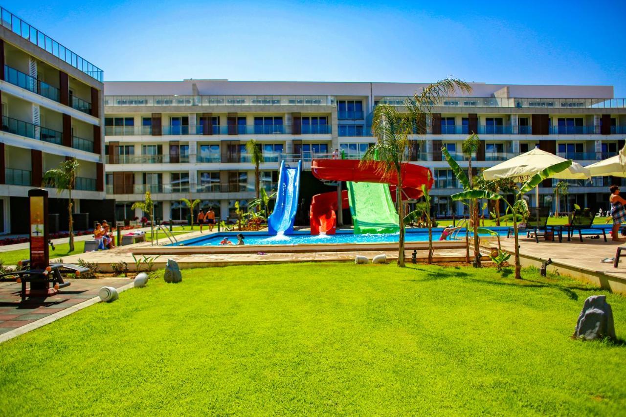 Courtyard Long Beach Holiday Resort Iskele District  Bagian luar foto