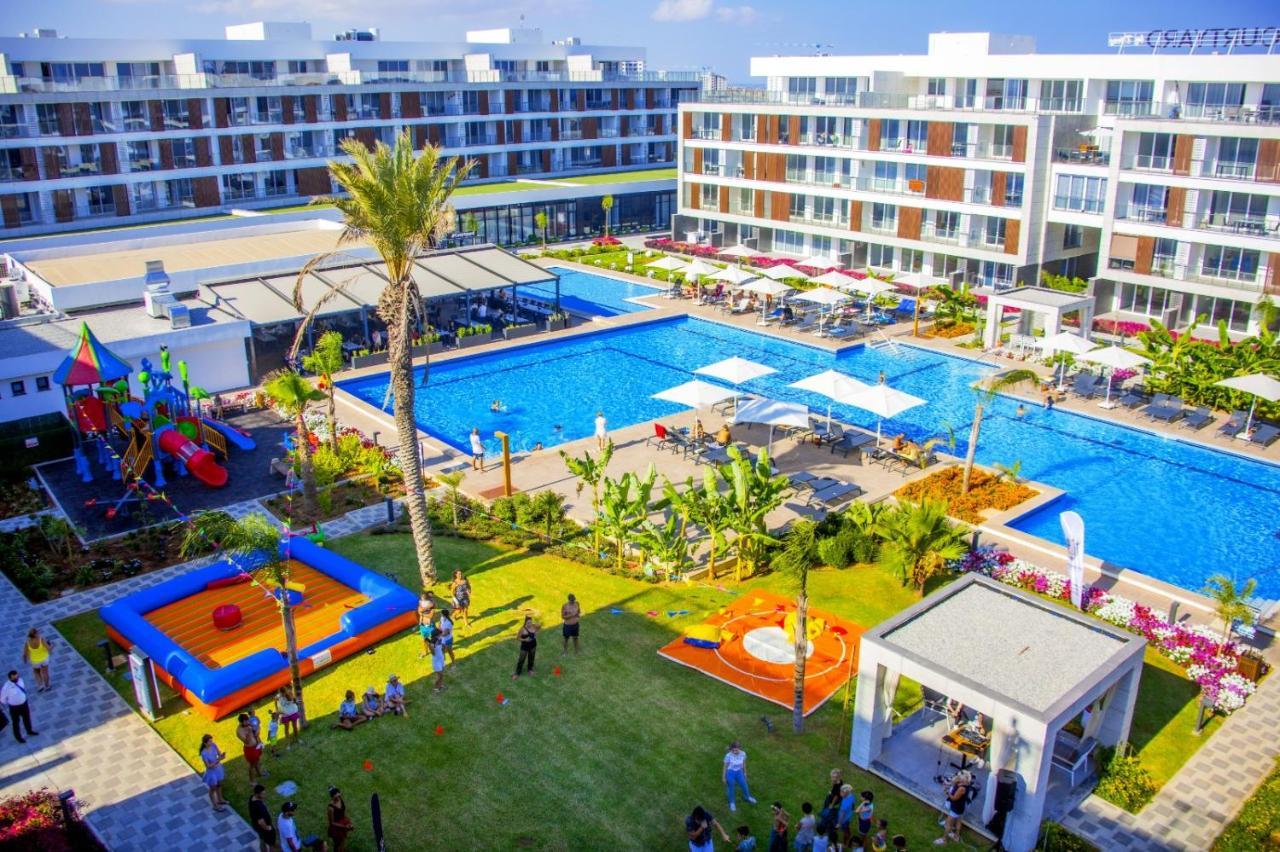 Courtyard Long Beach Holiday Resort Iskele District  Bagian luar foto