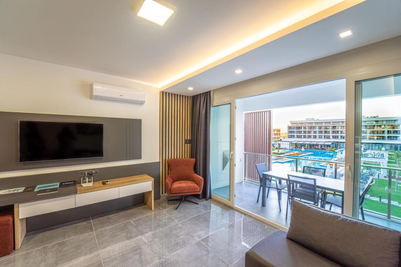 Courtyard Long Beach Holiday Resort Iskele District  Bagian luar foto